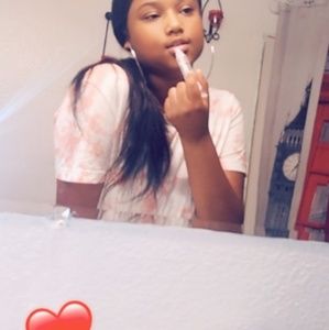 Meet your Posher, Donaysia